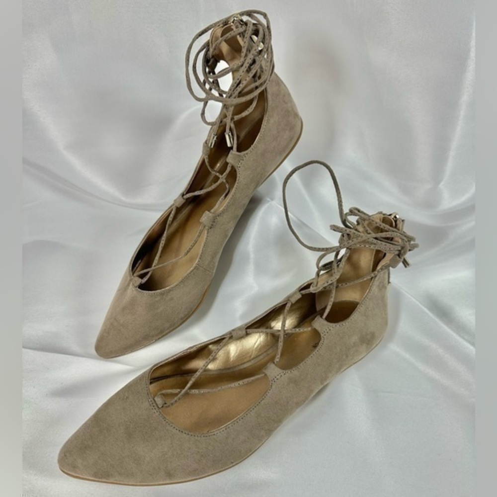 🩰 BCBG Zaidee tan suede ballet flats, size 8.5